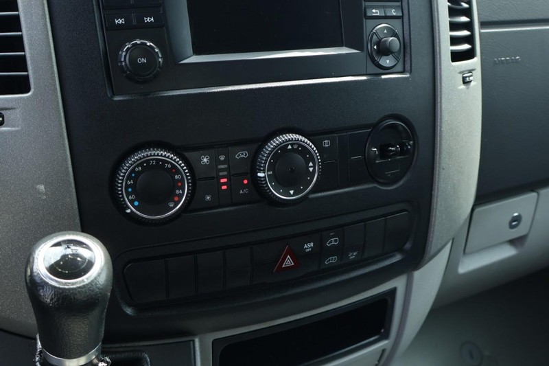 Mercedes-Benz Sprinter Cargo Van Vehicle Full-screen Gallery Image 29