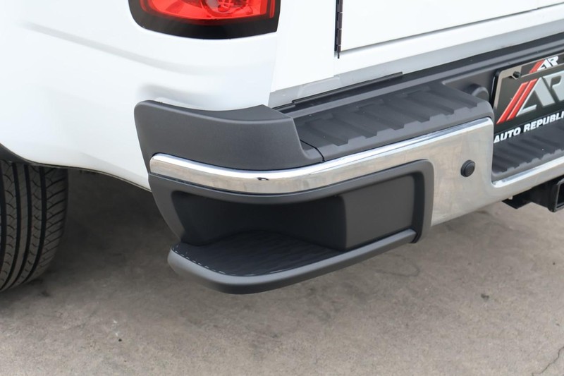 Chevrolet Colorado Vehicle Full-screen Gallery Image 12