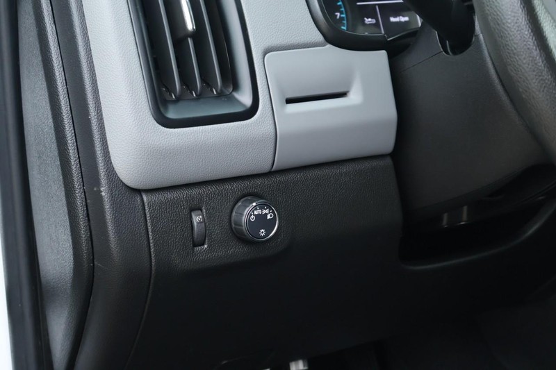 Chevrolet Colorado Vehicle Full-screen Gallery Image 22