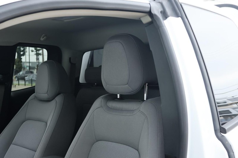 Chevrolet Colorado Vehicle Full-screen Gallery Image 25