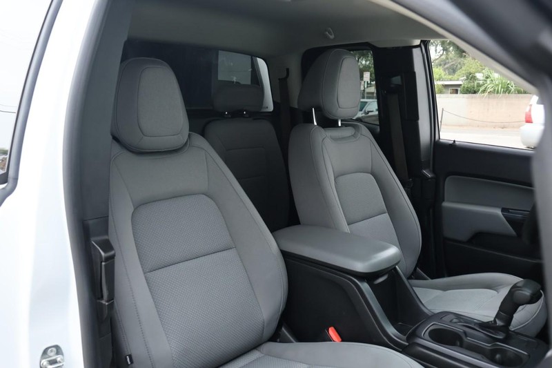 Chevrolet Colorado Vehicle Full-screen Gallery Image 27