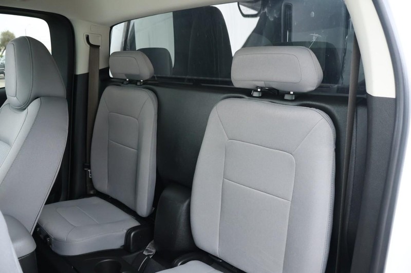 Chevrolet Colorado Vehicle Full-screen Gallery Image 28