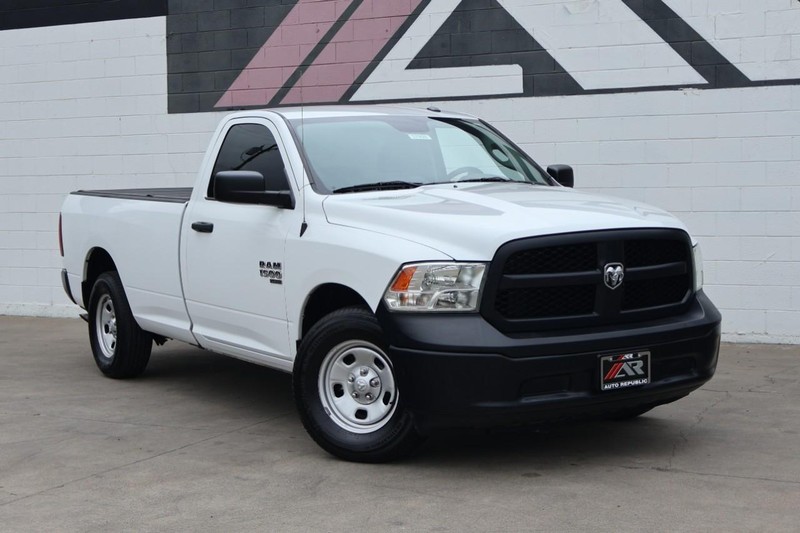 Ram 1500 Classic Vehicle Full-screen Gallery Image 02