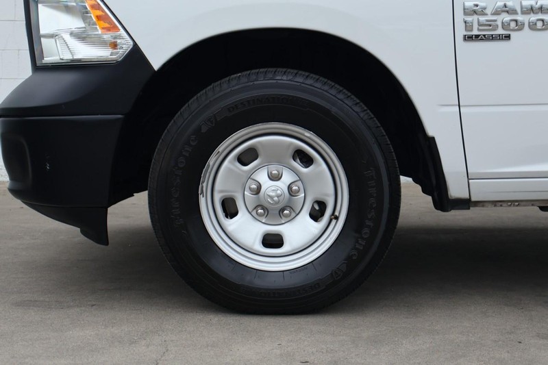 Ram 1500 Classic Vehicle Full-screen Gallery Image 14