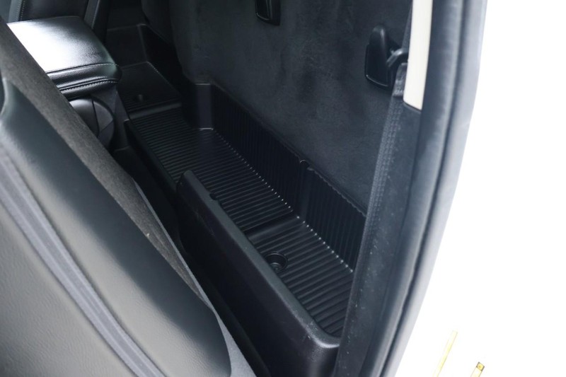 Ram 1500 Classic Vehicle Full-screen Gallery Image 21