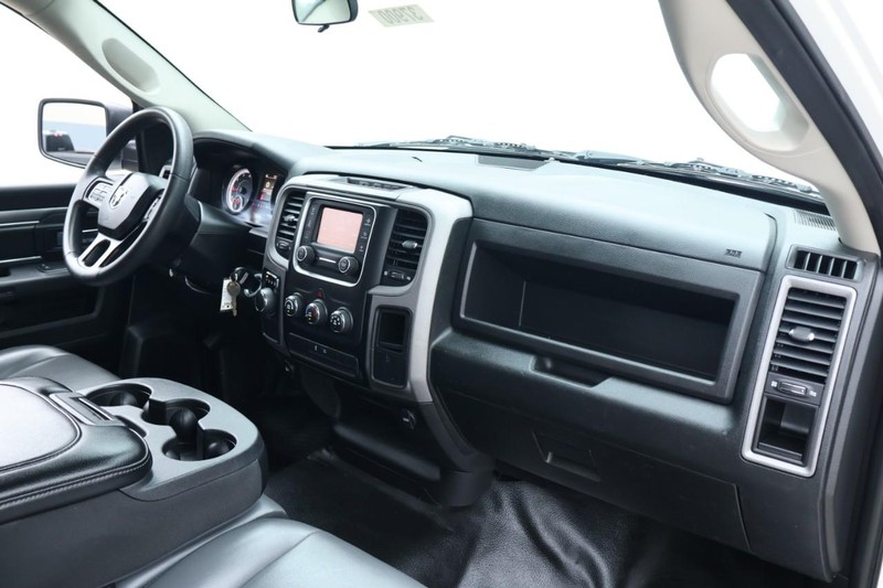 Ram 1500 Classic Vehicle Full-screen Gallery Image 22