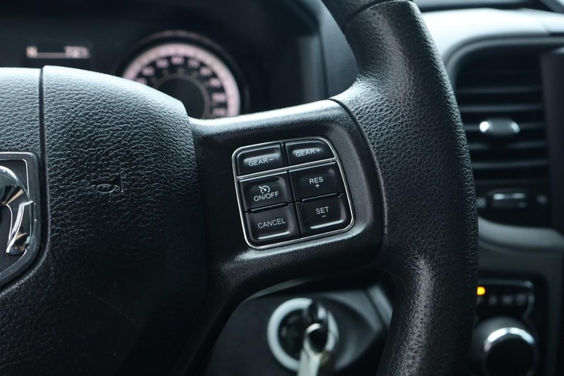 Ram 1500 Classic Vehicle Full-screen Gallery Image 28