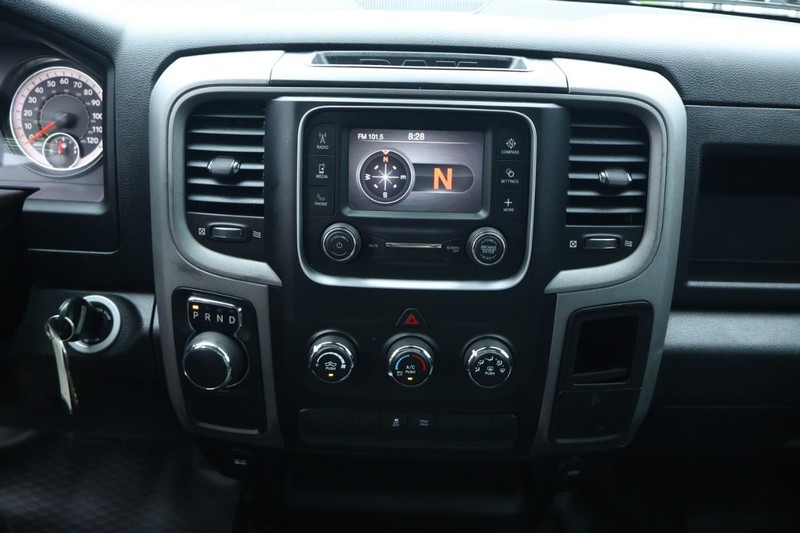 Ram 1500 Classic Vehicle Full-screen Gallery Image 30