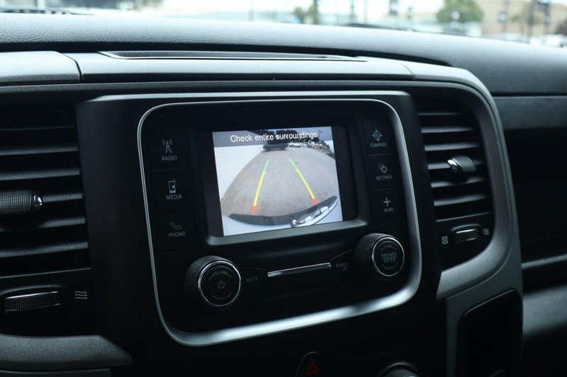 Ram 1500 Classic Vehicle Full-screen Gallery Image 32