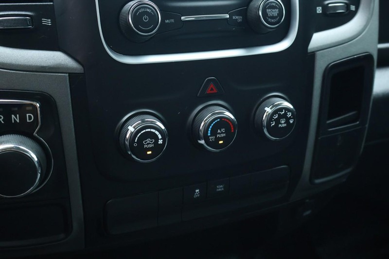 Ram 1500 Classic Vehicle Full-screen Gallery Image 33