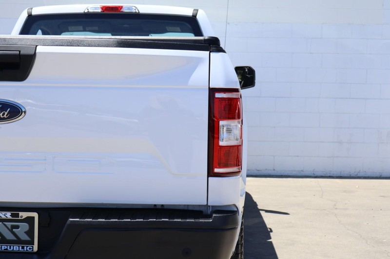 Ford F-150 Vehicle Full-screen Gallery Image 07