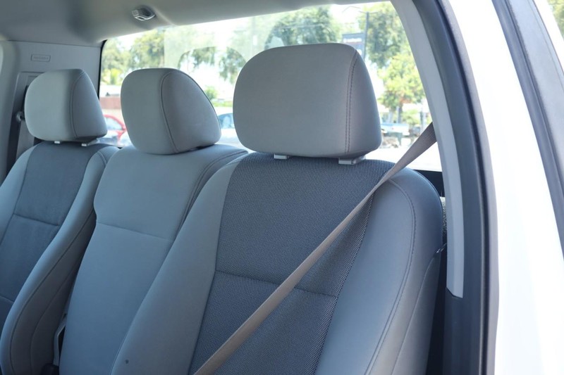 Ford F-150 Vehicle Full-screen Gallery Image 19