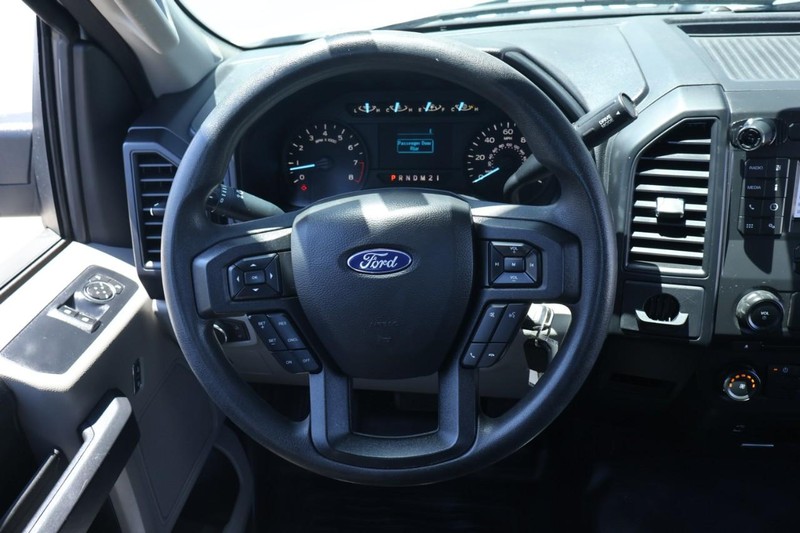Ford F-150 Vehicle Full-screen Gallery Image 22