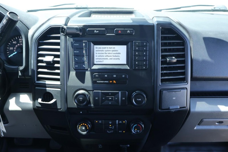 Ford F-150 Vehicle Full-screen Gallery Image 23