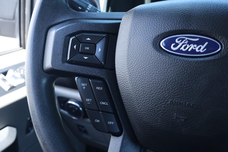 Ford F-150 Vehicle Full-screen Gallery Image 26