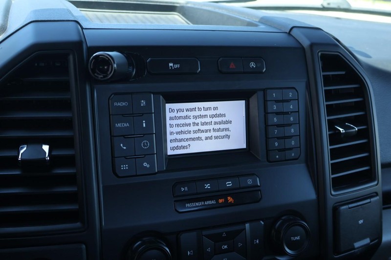 Ford F-150 Vehicle Full-screen Gallery Image 29