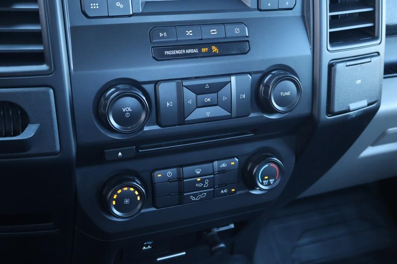 Ford F-150 Vehicle Full-screen Gallery Image 31