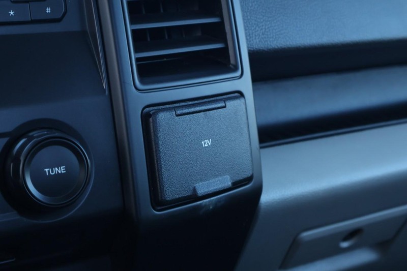 Ford F-150 Vehicle Full-screen Gallery Image 32