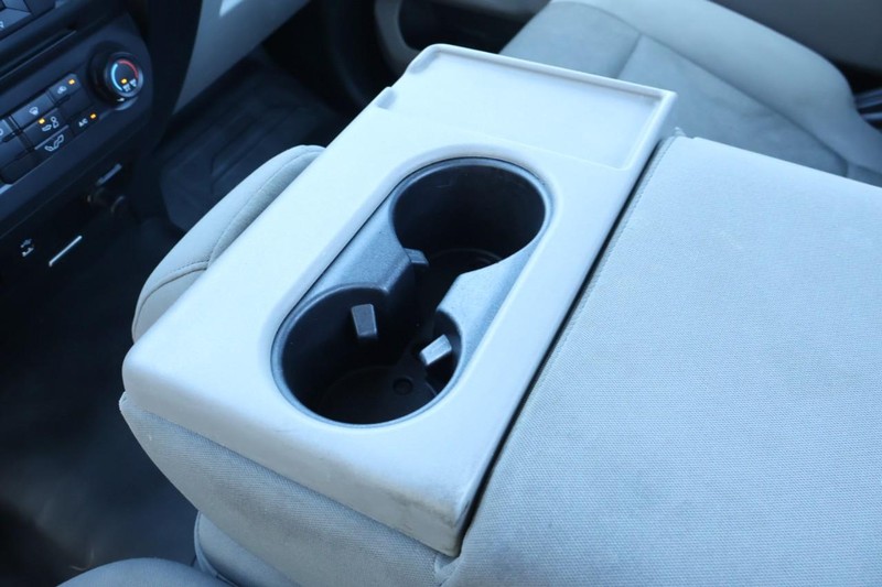 Ford F-150 Vehicle Full-screen Gallery Image 34