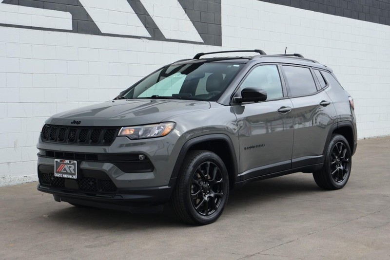 Jeep Compass Vehicle Full-screen Gallery Image 12