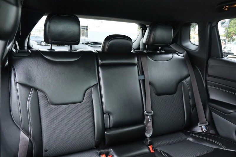 Jeep Compass Vehicle Full-screen Gallery Image 24