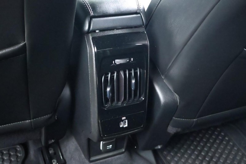 Jeep Compass Vehicle Full-screen Gallery Image 25