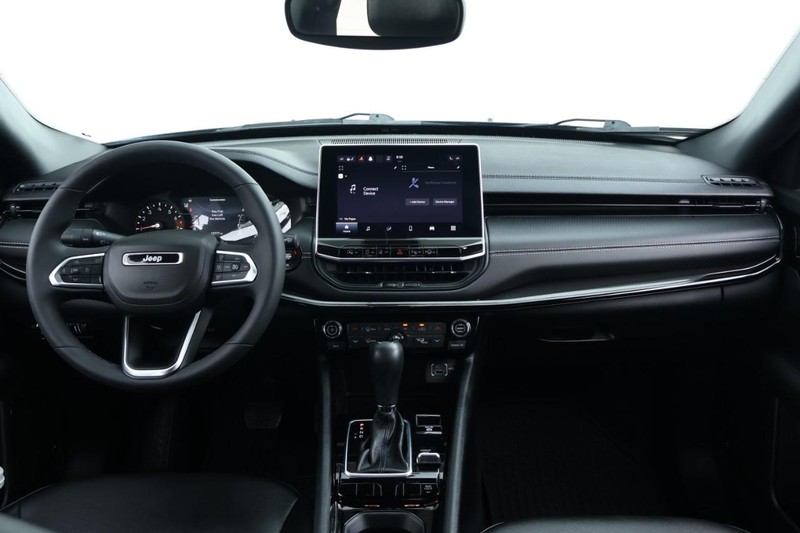 Jeep Compass Vehicle Full-screen Gallery Image 26