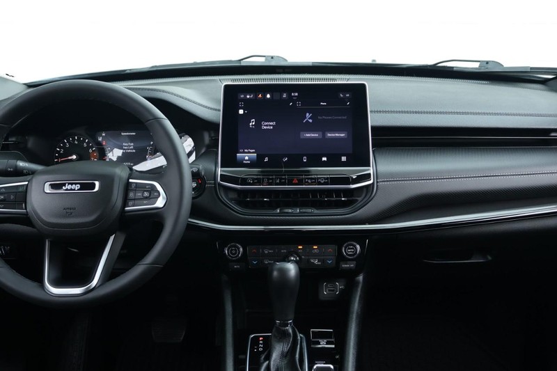 Jeep Compass Vehicle Full-screen Gallery Image 32