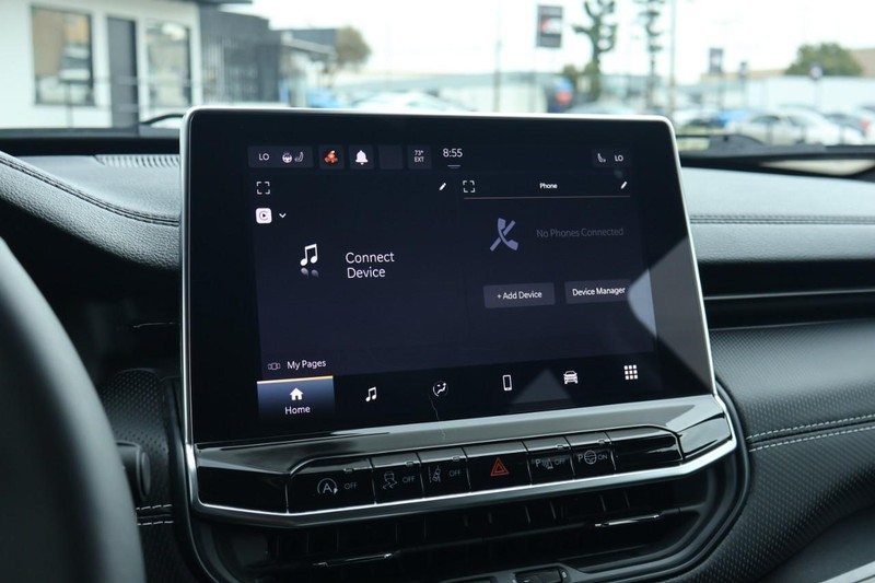 Jeep Compass Vehicle Full-screen Gallery Image 33