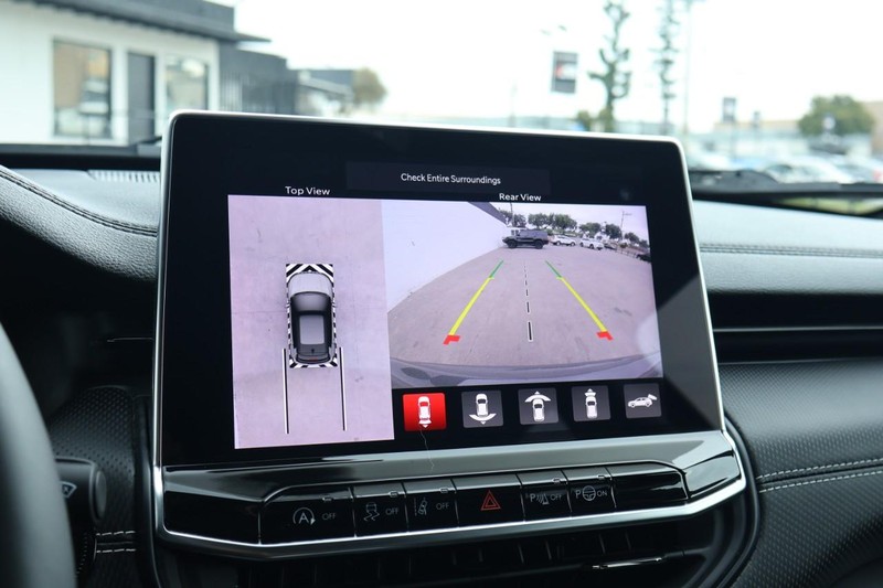 Jeep Compass Vehicle Full-screen Gallery Image 34