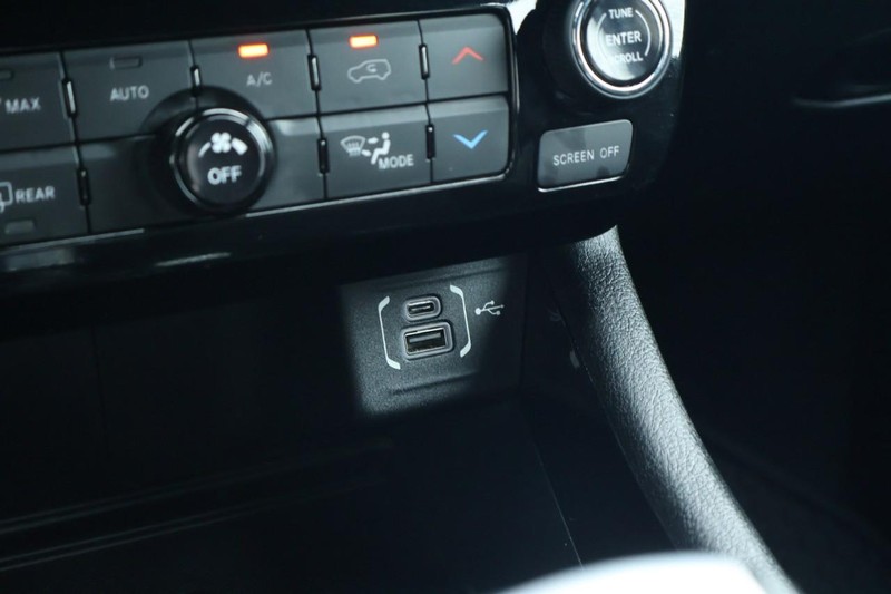 Jeep Compass Vehicle Full-screen Gallery Image 36