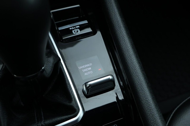 Jeep Compass Vehicle Full-screen Gallery Image 38