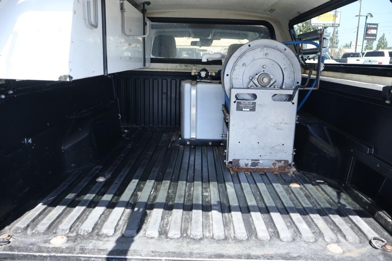 Toyota Tacoma Vehicle Full-screen Gallery Image 13