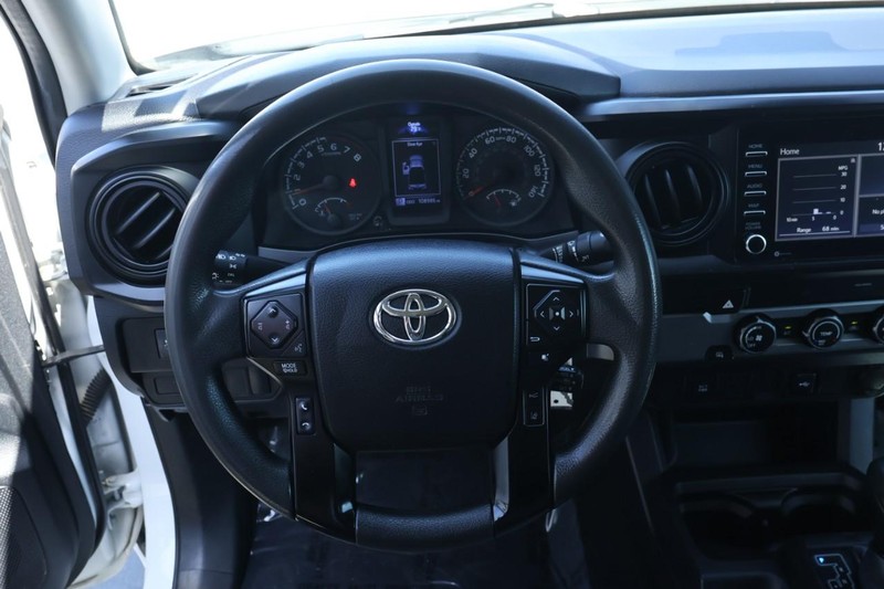 Toyota Tacoma Vehicle Full-screen Gallery Image 30