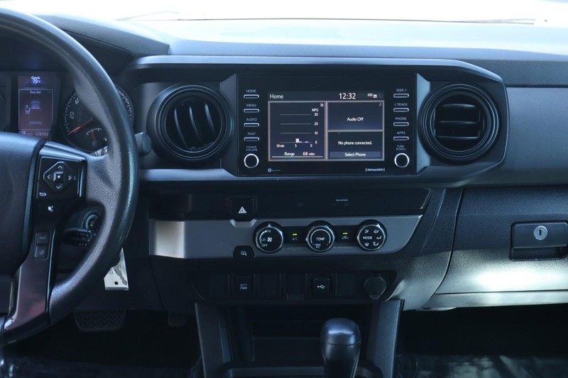 Toyota Tacoma Vehicle Full-screen Gallery Image 33