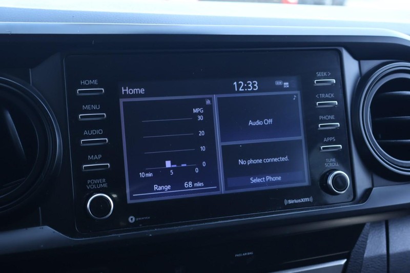 Toyota Tacoma Vehicle Full-screen Gallery Image 34