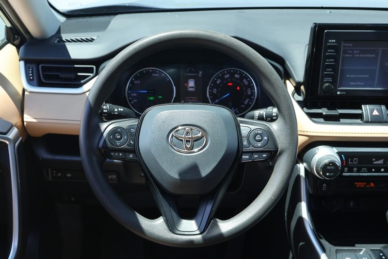 Toyota RAV4 Hybrid Vehicle Full-screen Gallery Image 30