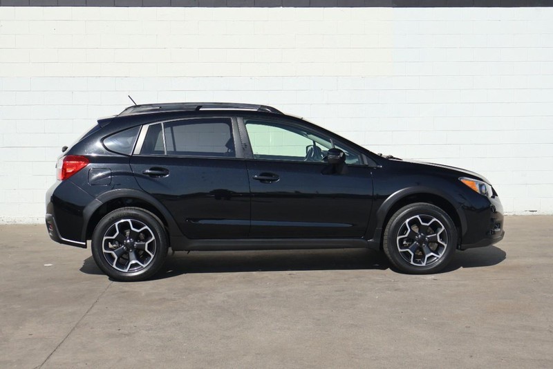 Subaru XV Crosstrek Vehicle Full-screen Gallery Image 04