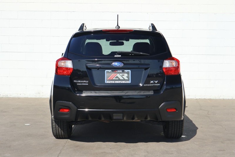 Subaru XV Crosstrek Vehicle Full-screen Gallery Image 06