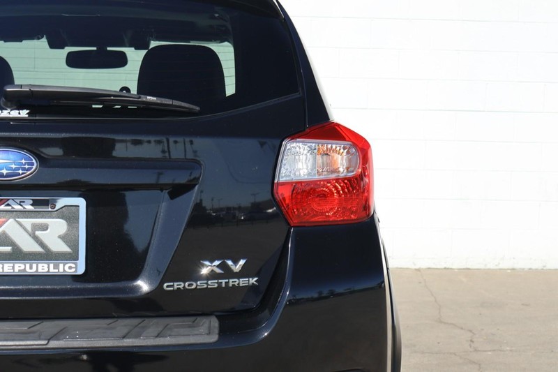 Subaru XV Crosstrek Vehicle Full-screen Gallery Image 07