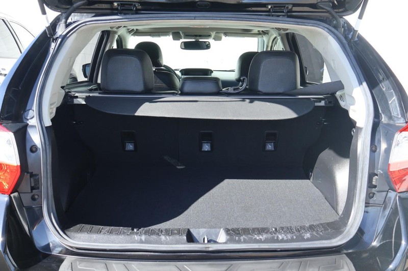 Subaru XV Crosstrek Vehicle Full-screen Gallery Image 09