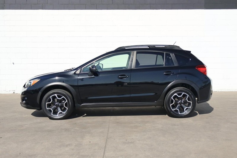 Subaru XV Crosstrek Vehicle Full-screen Gallery Image 11