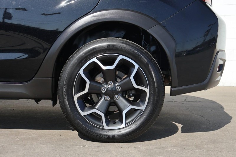 Subaru XV Crosstrek Vehicle Full-screen Gallery Image 14