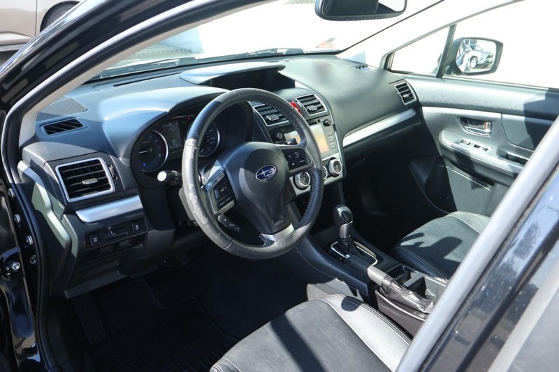 Subaru XV Crosstrek Vehicle Full-screen Gallery Image 16