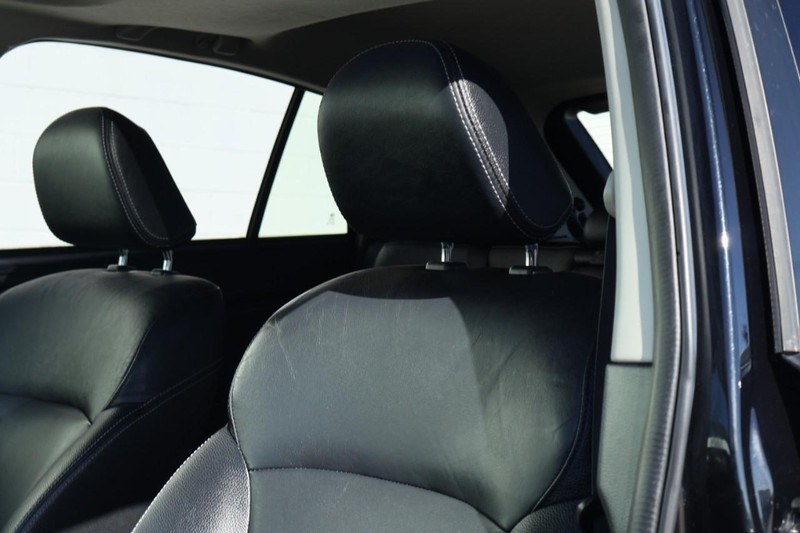 Subaru XV Crosstrek Vehicle Full-screen Gallery Image 19