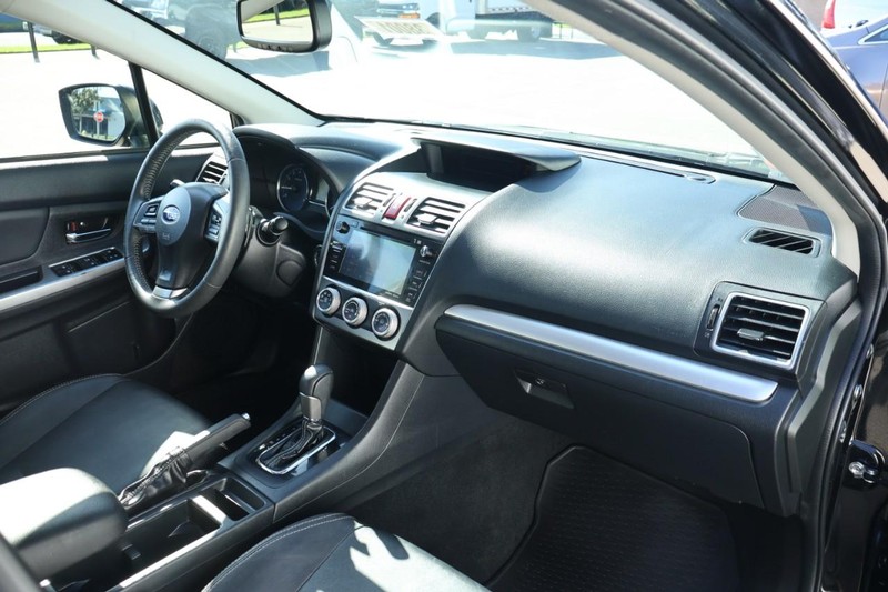 Subaru XV Crosstrek Vehicle Full-screen Gallery Image 20