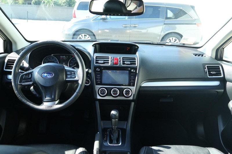 Subaru XV Crosstrek Vehicle Full-screen Gallery Image 23