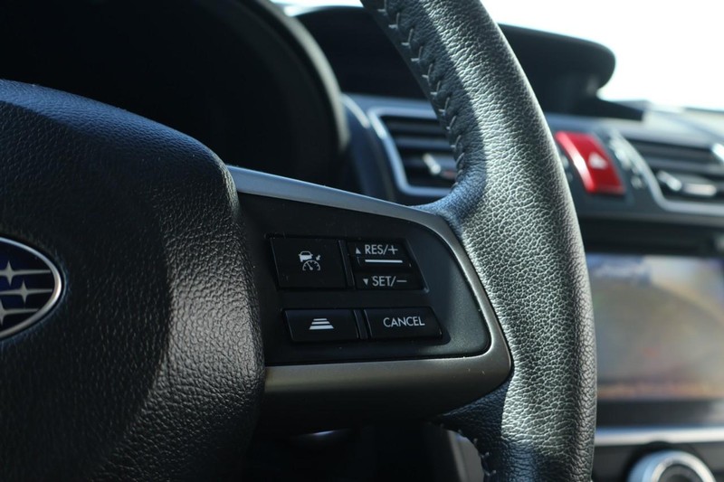 Subaru XV Crosstrek Vehicle Full-screen Gallery Image 28