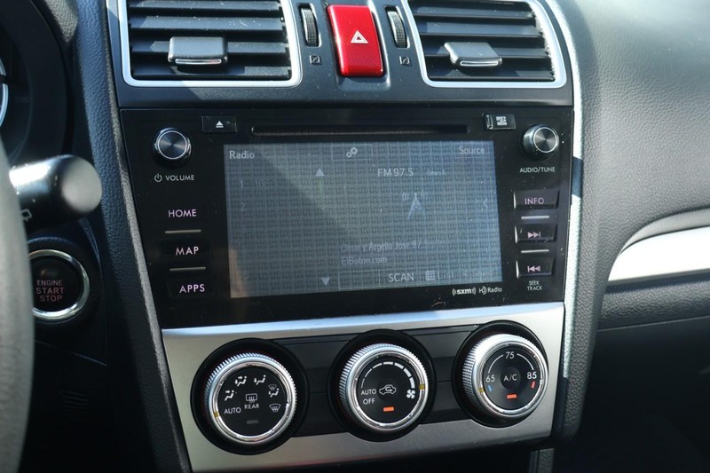 Subaru XV Crosstrek Vehicle Full-screen Gallery Image 31