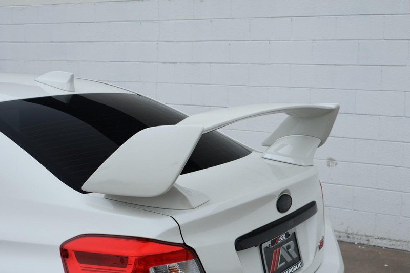 Subaru WRX Vehicle Full-screen Gallery Image 11